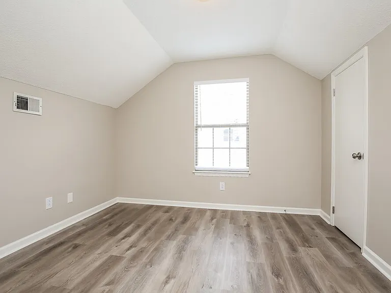 309 Cedar Park Cir — Photo 15