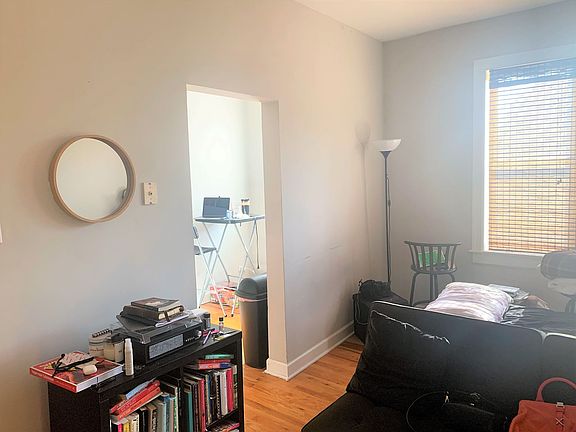 3rd image of 4228 N Kenmore Ave APT 315
