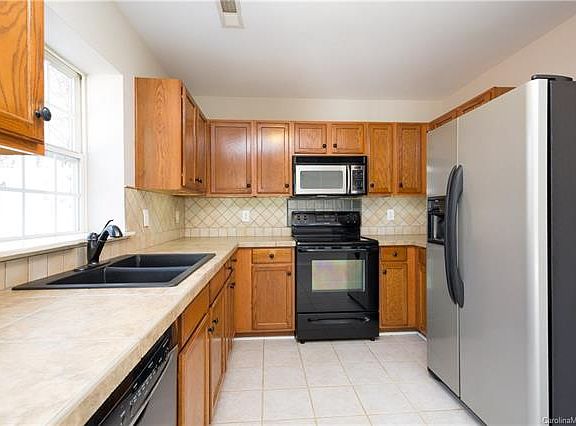 5th image of 1413 Deer Forest Dr