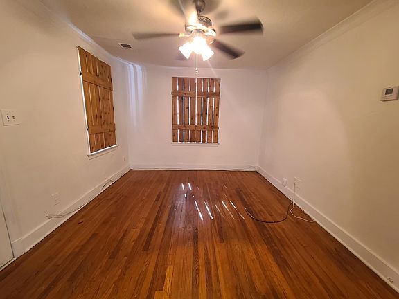 5th image of 3698 Park Ave