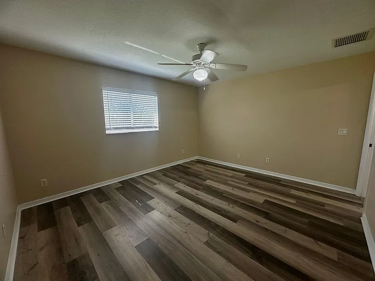1137 NW Juanita Pl — Photo 7