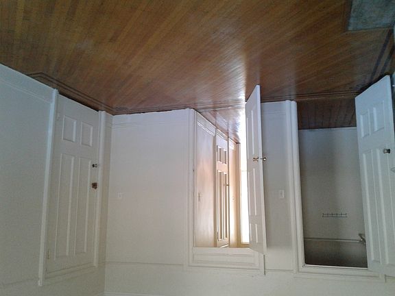 2nd image of 144 Saint James Pl #2