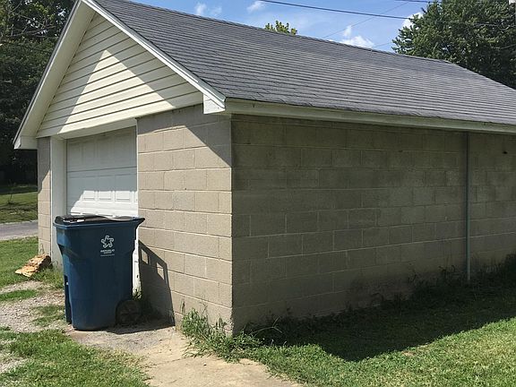 2nd image of 320 Texas Ave