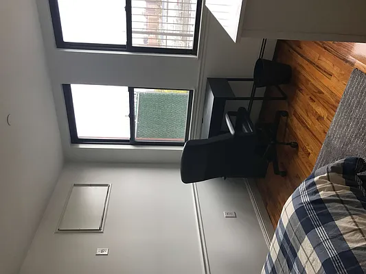 Rented by LDMI Realty Group LLC | media 25