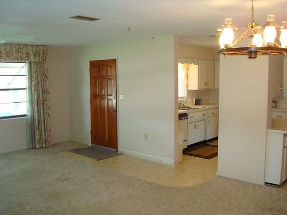 3rd image of 540 Cassia Blvd