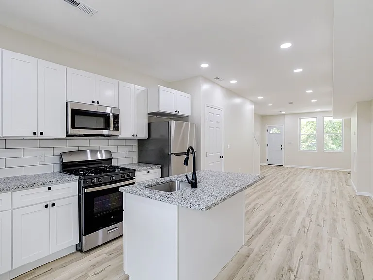 2702 Beryl Ave — Photo 8
