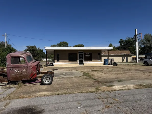 301 1st St, Fisk, MO 63940
