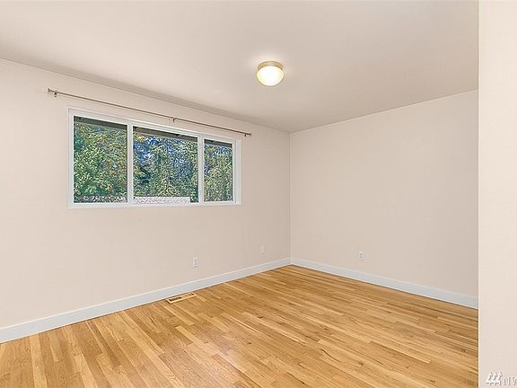 5th image of 403 158th Pl SE