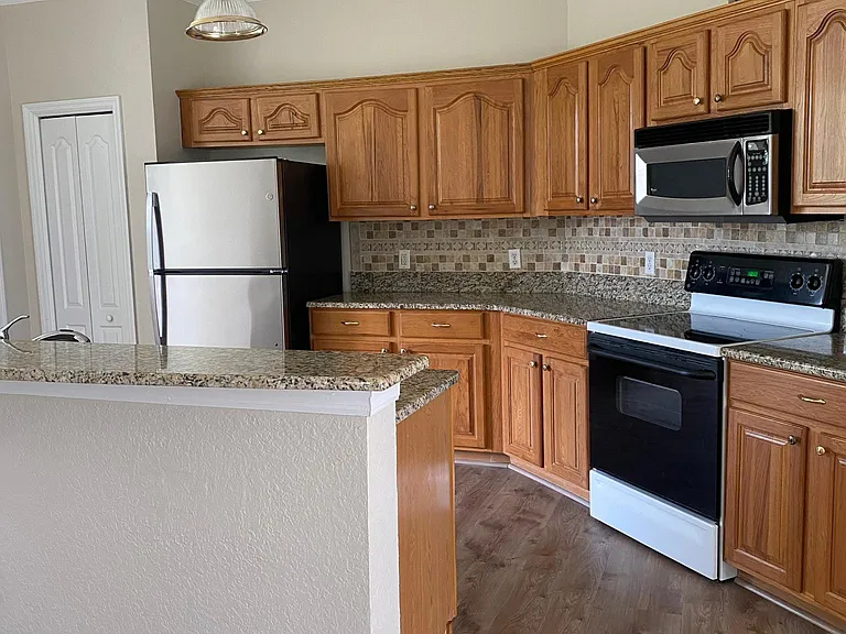 2932 Spring Hammock Dr — Photo 11