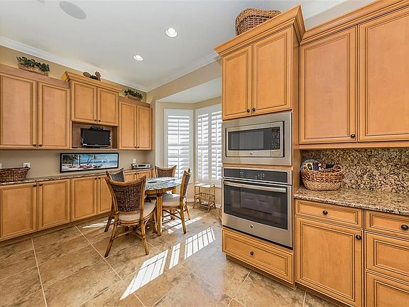 2nd image of 1853 Lancashire Dr