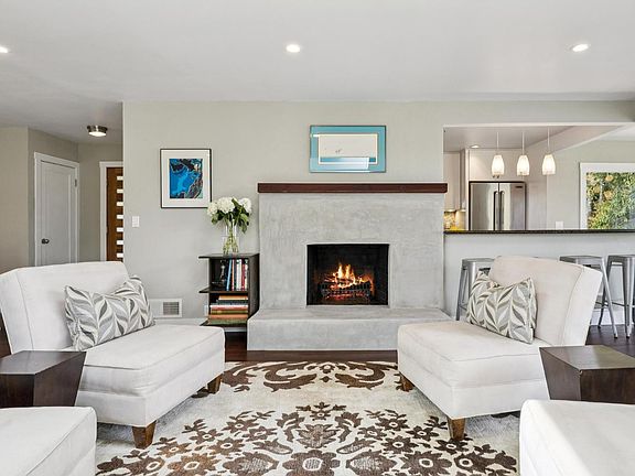 5th image of 102 Marina Court Drive
