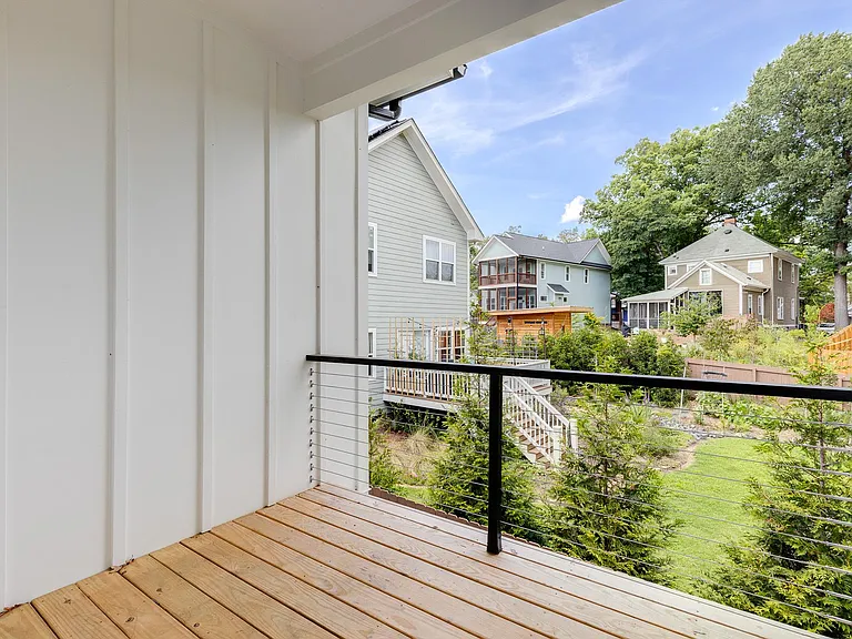 1120 Gurley St #B — Photo 12