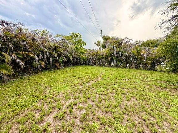 4th image of 8423 SE Sandy Lane