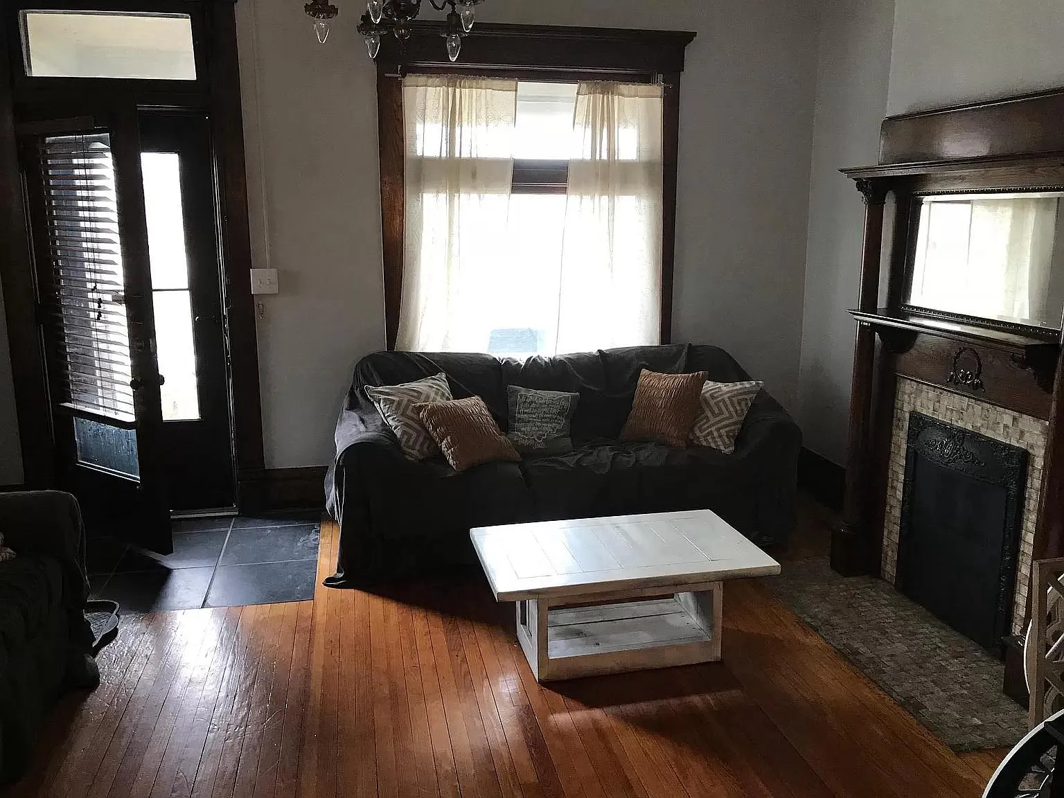 4 bed, 2082 sqft, $2,750 — Photo 2