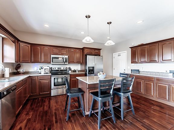 3rd image of 6 Palmetto Dr