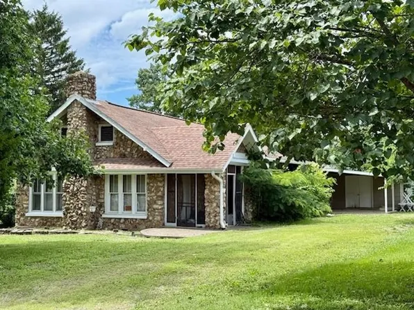 204 E 3rd St, Mountain View, MO 65548