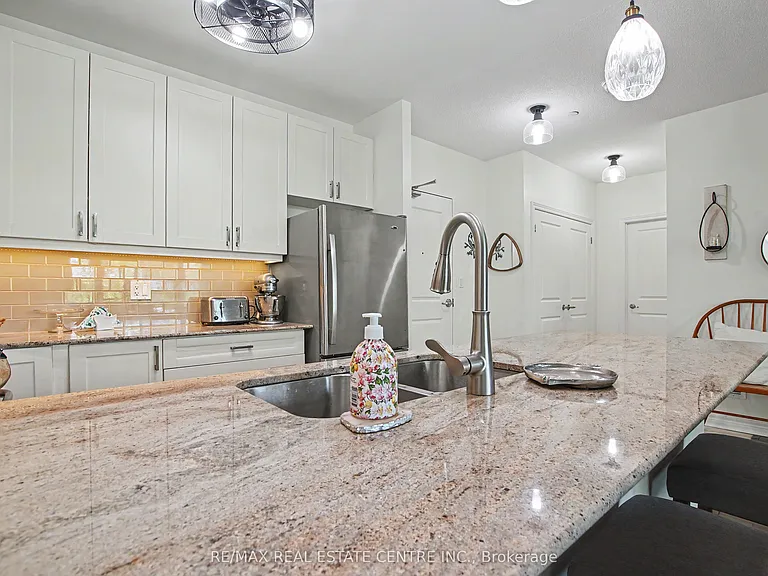 33 Whitmer St #418 — Photo 10