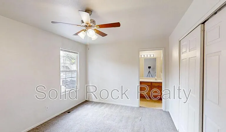 4950 Universal Hts — Photo 9