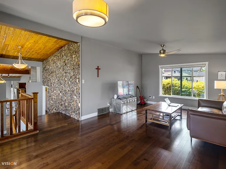 1630 Balmoral Ave — Photo 1