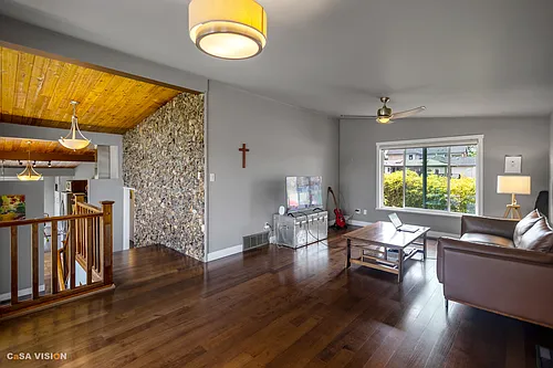 1630 Balmoral Ave Photo 1