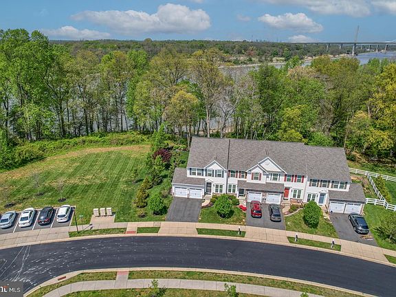 5th image of 567 Canal Dr