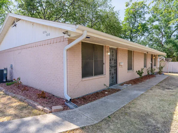 1216 E Baltimore Ave, Fort Worth, TX 76104