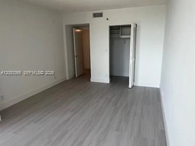 3600 Yacht Club Dr #CU-504 — Photo 11