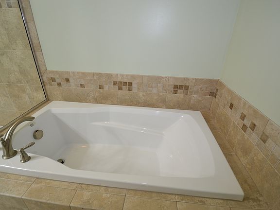 Master Bath soaking tub