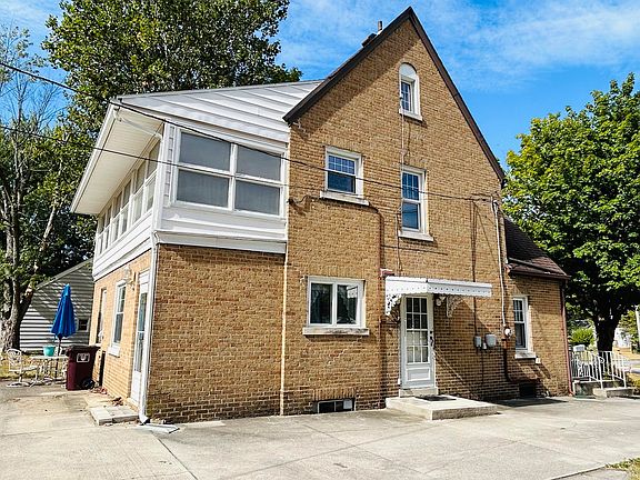 5th image of 1823 University Blvd