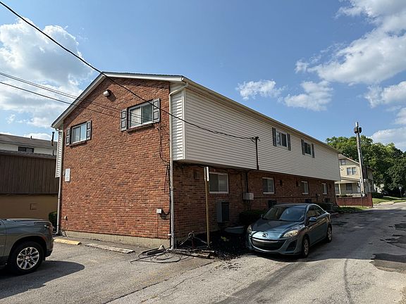 3rd image of 105 W Northwood Ave APT B