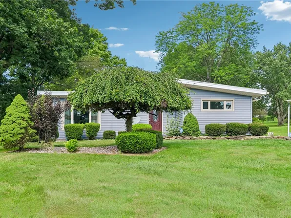 182 Upland Dr, New Castle, PA 16105