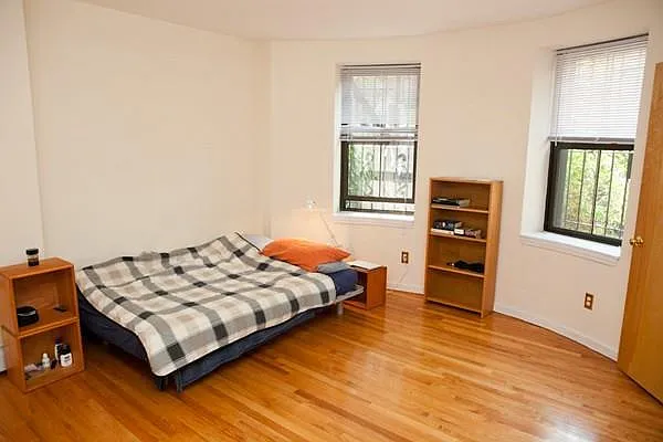 2 bed, 1210 sqft, $3,600 — Photo 3