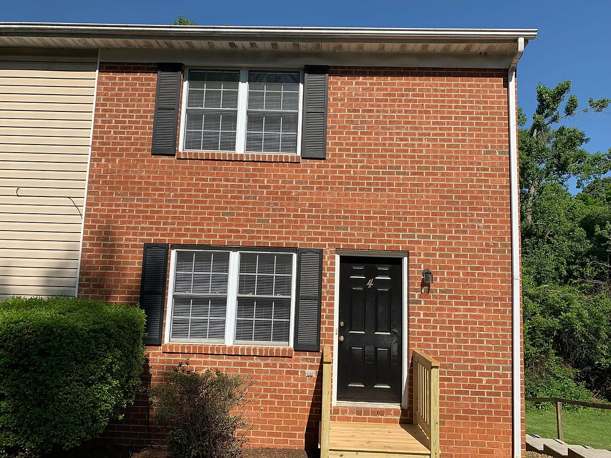 Building Photo - 101 1/2 Hampden Dr