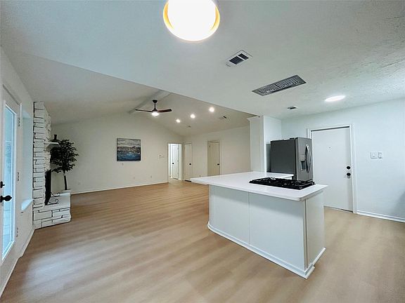 5th image of 12118 Dorrance Ln