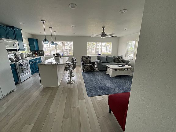 5th image of 776 Fairmount Dr