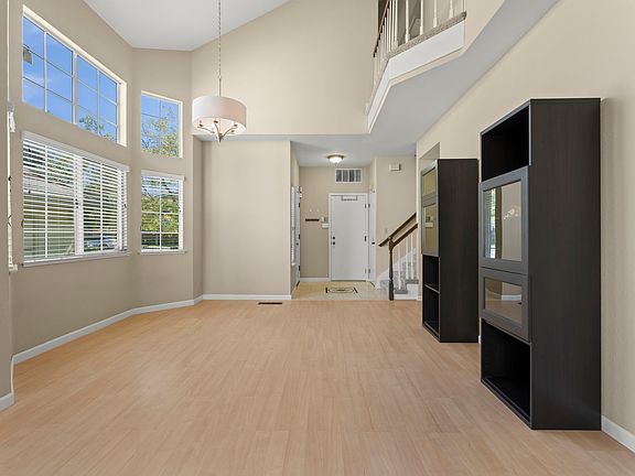 4th image of 212 Rabbit Ct