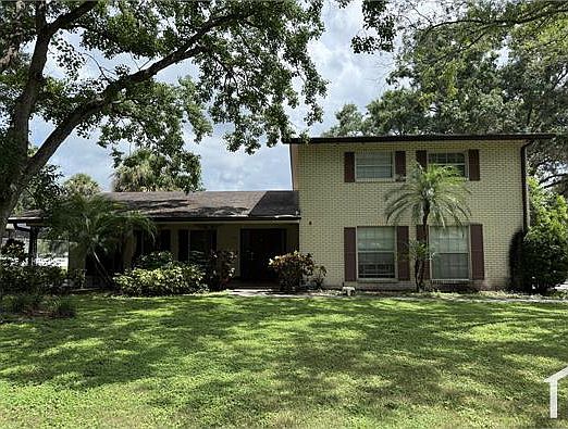 2nd image of 904 Woodmont Ln