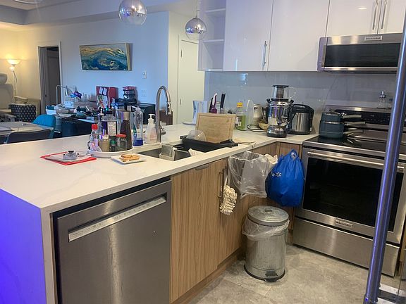 5th image of 11703 Fraser St #403