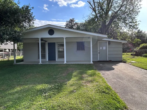 1114 Pear St, Vidalia, LA 71373