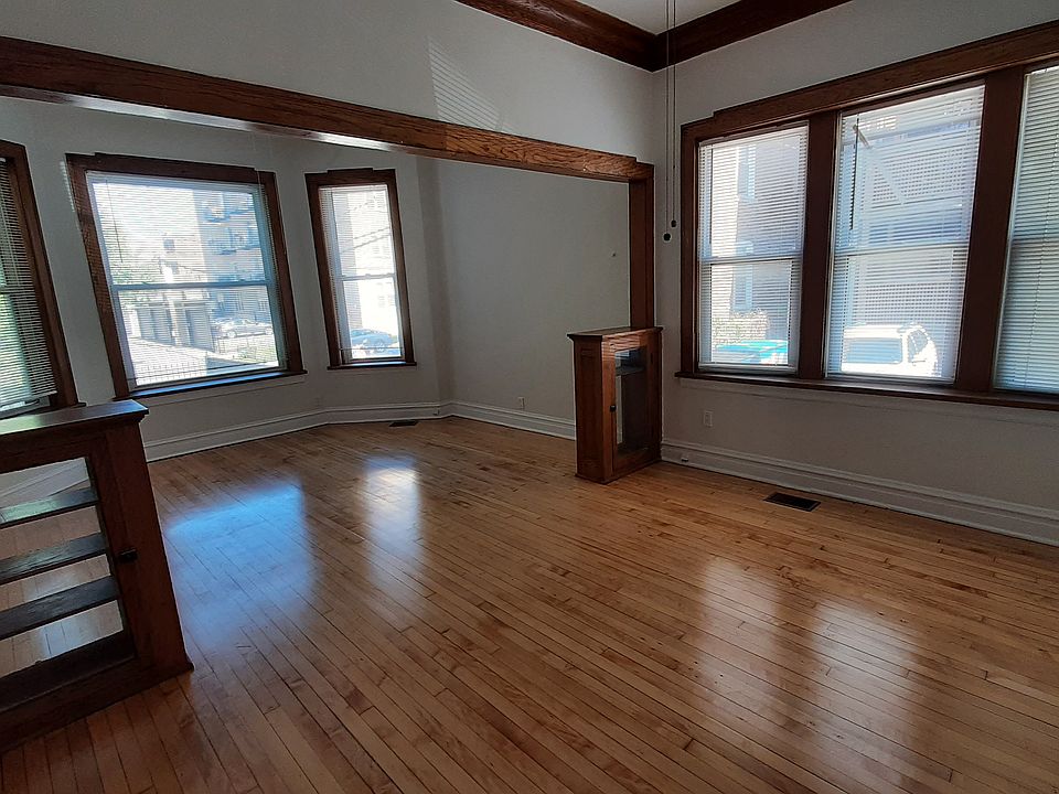 Living Room / Dining Room