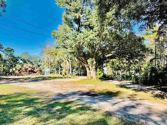 3rd image of 3141 Ed Gordon Dr