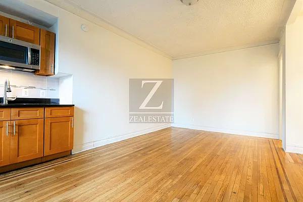 Rented by ZealEstate Group Inc | media 4
