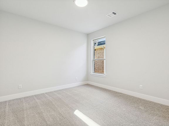 4th image of 2285 Glacier Dr
