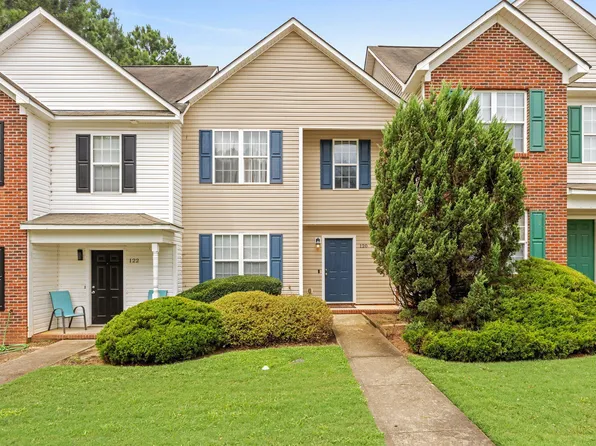 120 Blackthorne Ct, Clayton, NC 27520