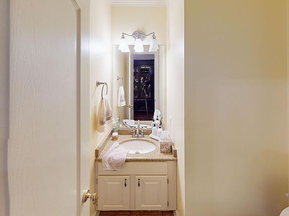 4th image of 2071 Pinehurst Cv