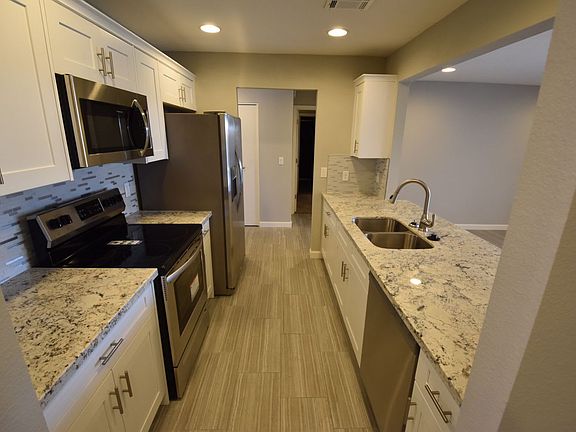 4th image of 4512 S Alder Dr
