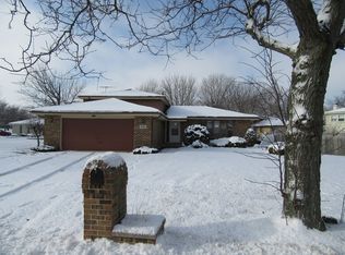 606 Old Meadow Rd, Melrose Park, IL 60443