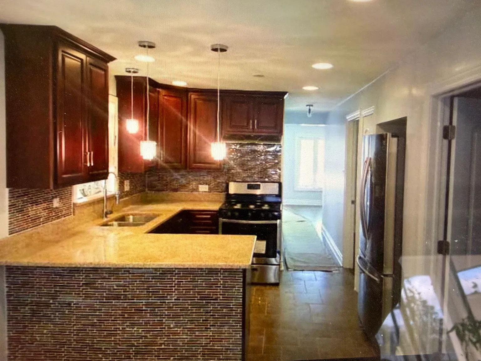 5 bed, 1080 sqft, $1,700 — Photo 2