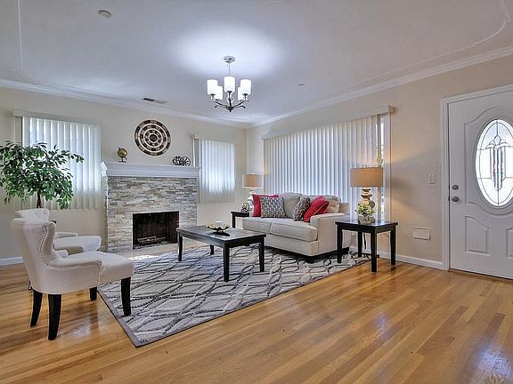 2nd image of 127 Blaine St