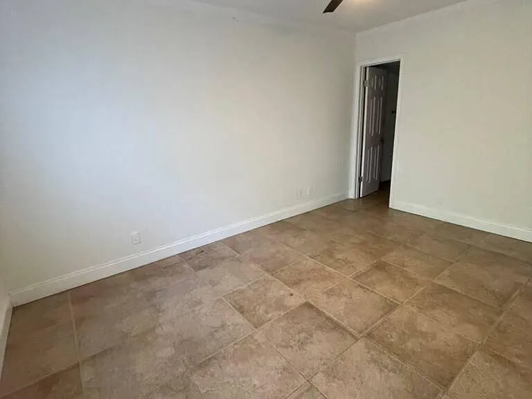 2820 SW 22nd Ave #211 — Photo 8